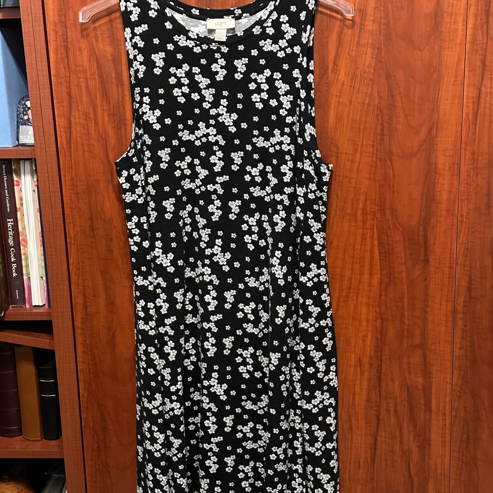LOFT Monochrome Floral Sleeveless Midi Dress - Picture 1 of 5